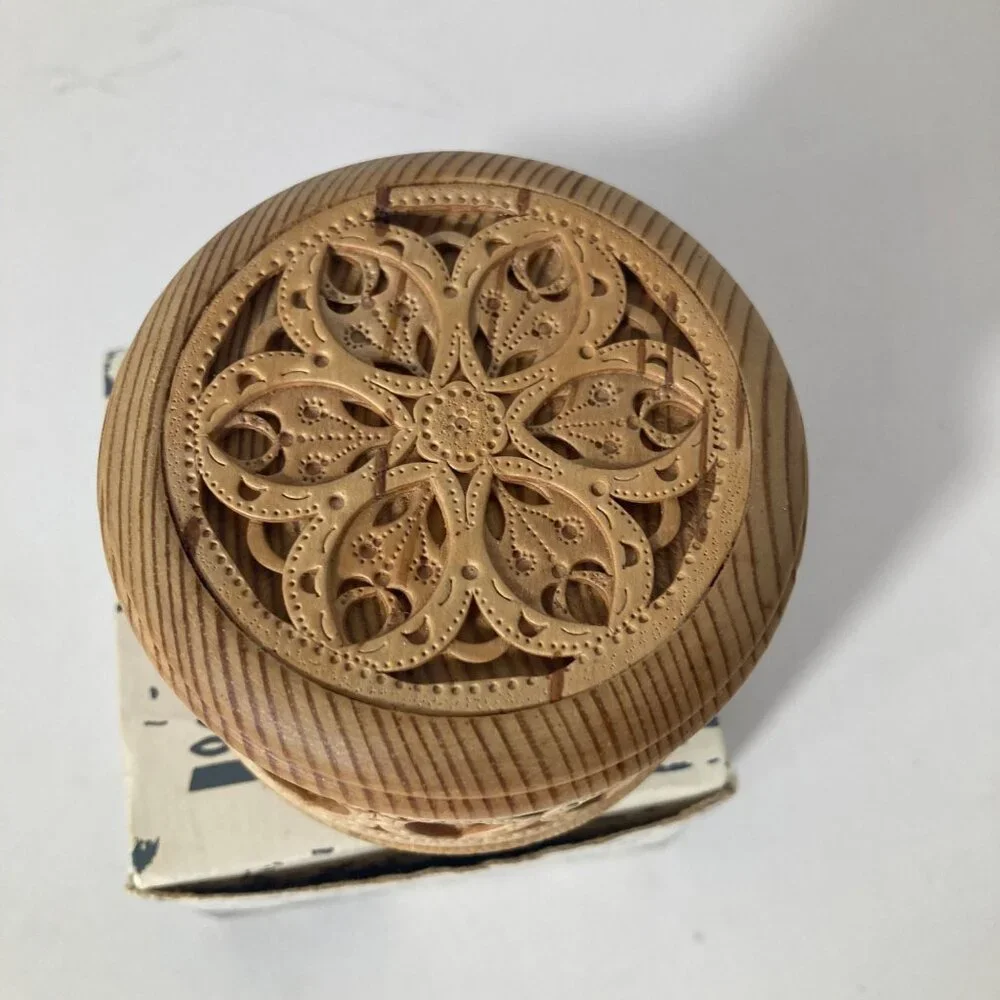 Siberian Birch Bark‎ Hand Carved Round Wood Trinket Box 2.75